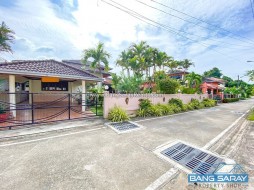 House For Sale, Just 350 M. To The Beach. - 3 Bedrooms House For Sale In Na-Jomtien, Na Jomtien
