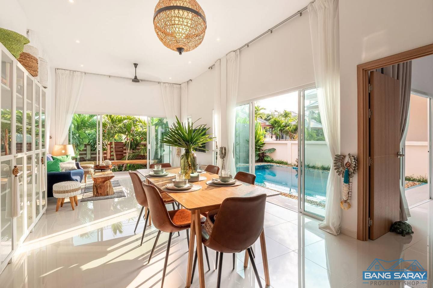 Pool Villa Balinese Styles for Sale in Na Jomtien House  For sale