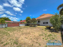 Single Detached House With Large Plot In Bang Saray - 3 Bedrooms House For Sale In Bang Saray, Na Jomtien