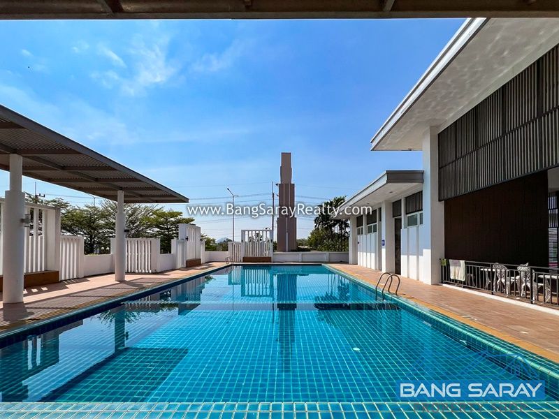 Spacious 2-Storey Detached House with Communal Pool House  For rent