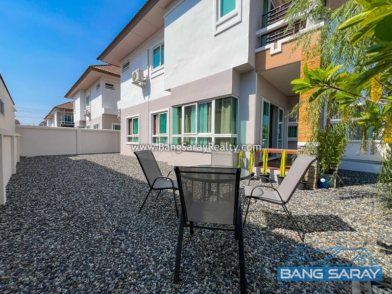 Spacious 2-Storey Detached House with Communal Pool House  For rent